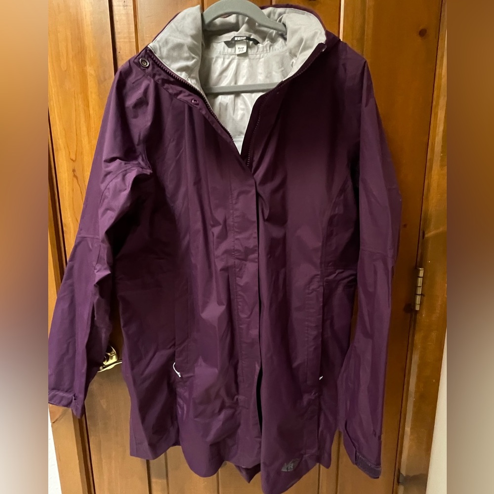REI Ranier Rain Jacket (Bella’s Twilight La Push Jacket)